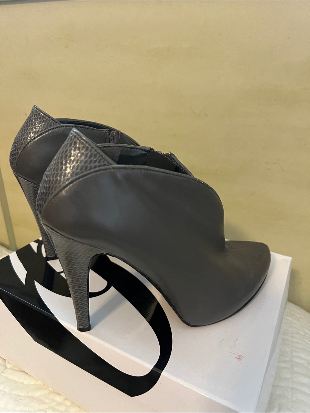 Nine West Women's Grey High-Heel Ankle Pumps